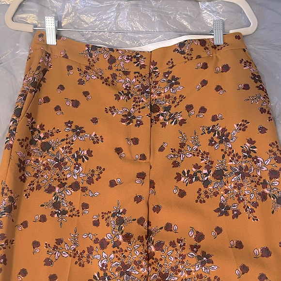 Floral Crepe Ruthie Pant - Picture 5 of 16